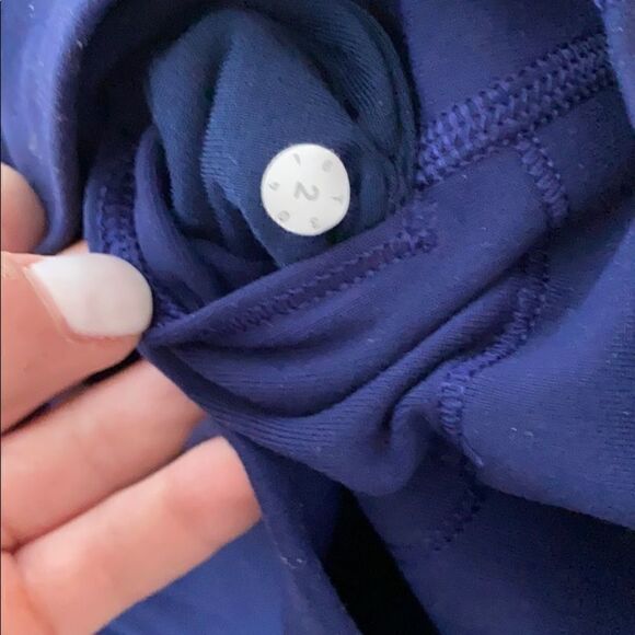 Lululemon tech mesh size 2 blue high rise legging - Picture 4 of 4